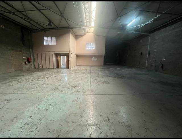 536M² WAREHOUSE TO LET IN SAMRAND BUSINESS PARK